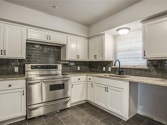 2nd image of 10405 Gooding Dr