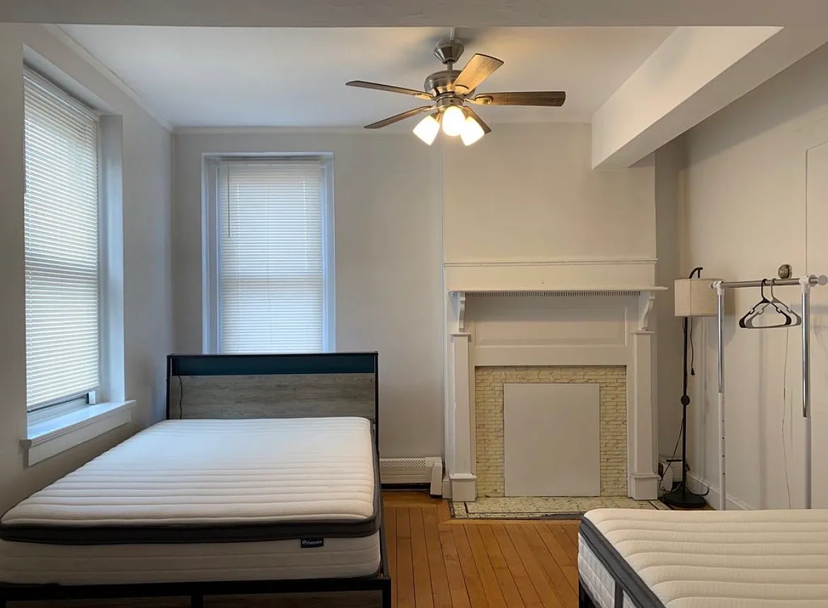 4 bed, 1000 sqft, $2,995 — Photo 1