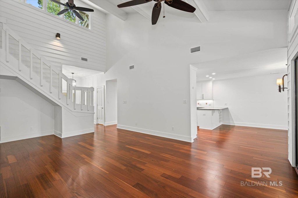 Apartment in Greenwich, Glenville - View 4