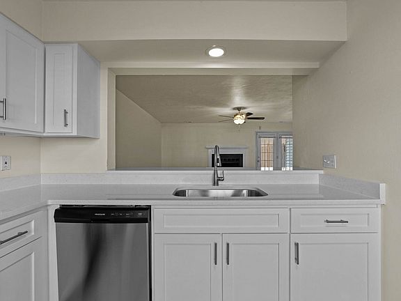 3rd image of 1523 Jameson Dr