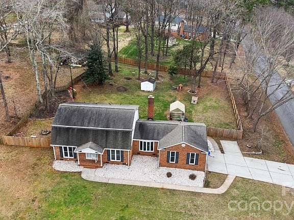 2nd image of 5637 Lebanon Rd