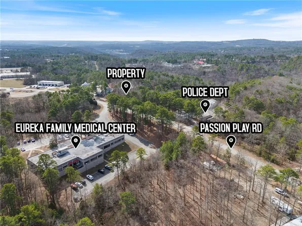 105 Passion Play Rd #4, Eureka Springs, AR 72632