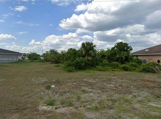469 Raymer St, Lehigh Acres, FL 33974