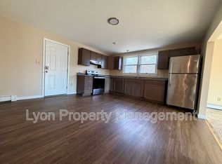 95 Victor St APT 6, Woonsocket, RI 02895