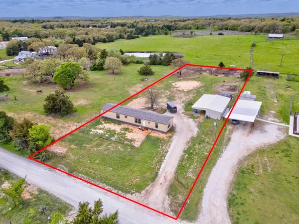 115 The Oil Rd, Gainesville, TX 76240