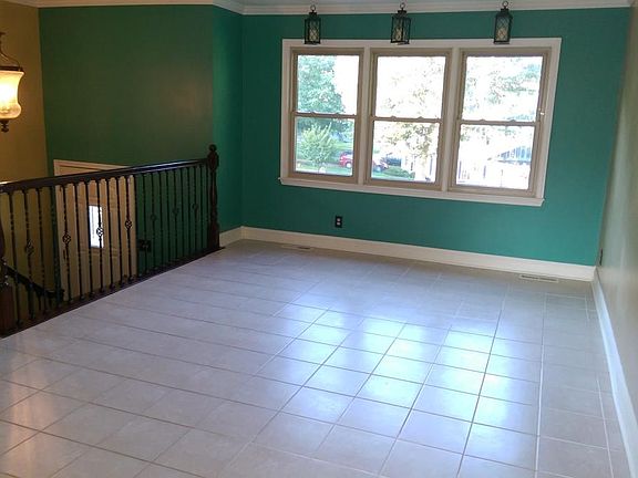 4th image of 200 Huckstep Ave