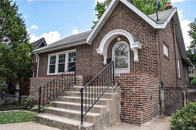 1st image of 7552 Hiawatha Ave