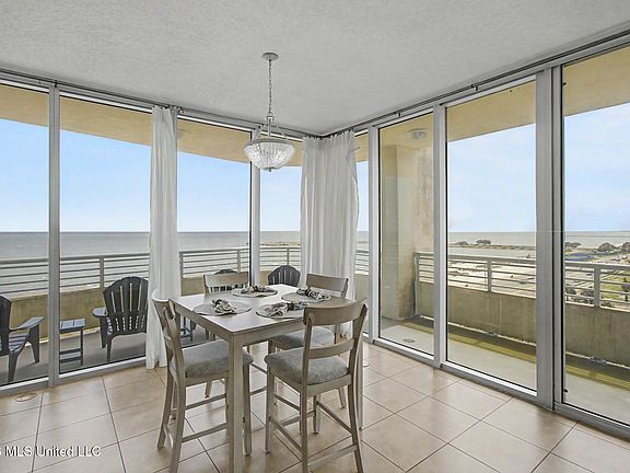 4th image of 2060 Beach Blvd Unit 504