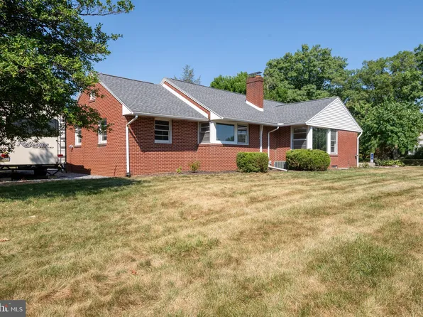 303 S Forge Rd, Palmyra, PA 17078