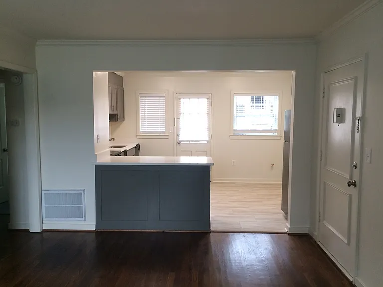 Parkview Apartments — Photo 14