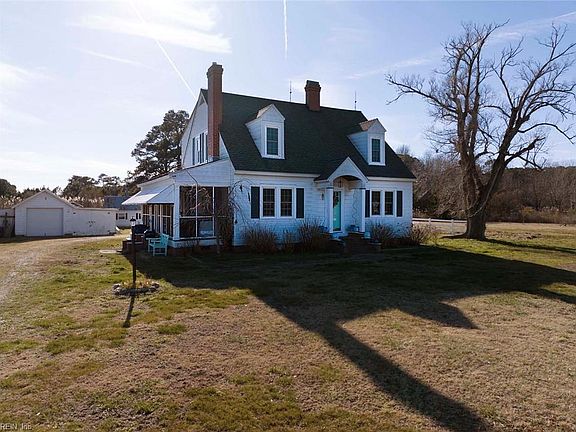 3rd image of 590 Sand Bank Rd