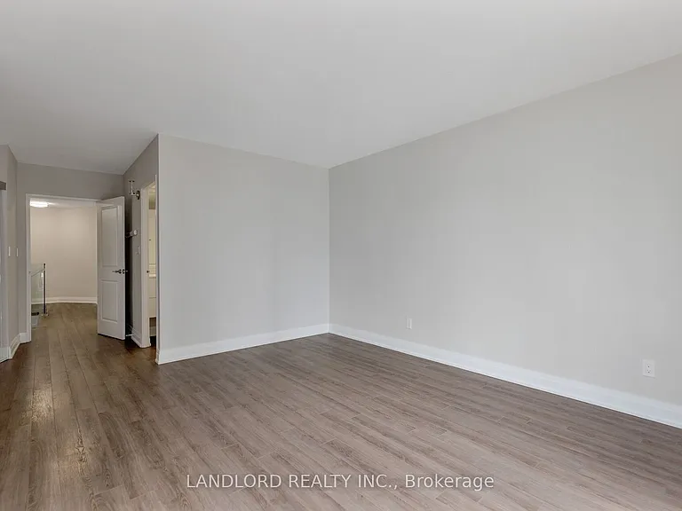 33 Harbour Sq #2208 — Photo 27