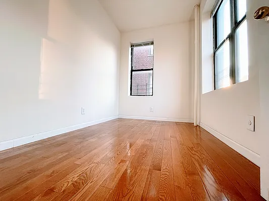 Rented by Voro, LLC | media 6