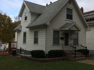 1348 Hinkley Ave NW, Cedar Rapids, IA 52405