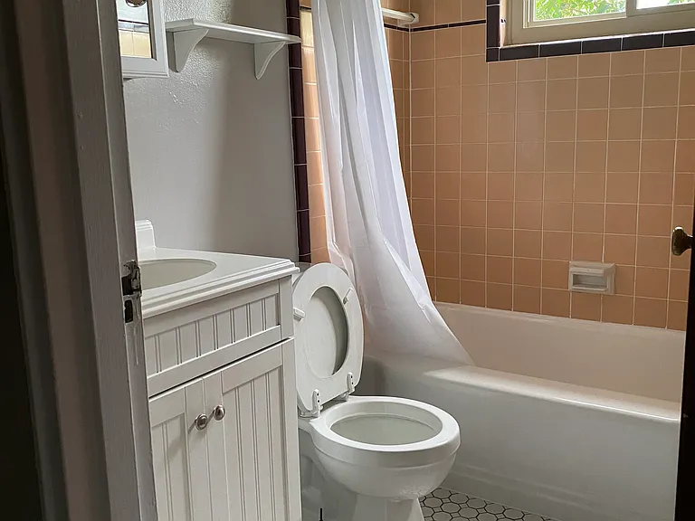 1159 W Sells Ave #C — Photo 5