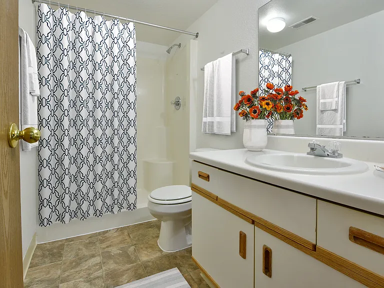 Thornridge Apartments — Photo 5