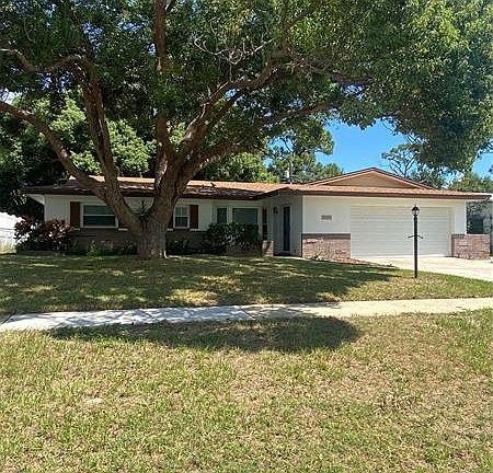 2nd image of 1684 Suffolk Dr