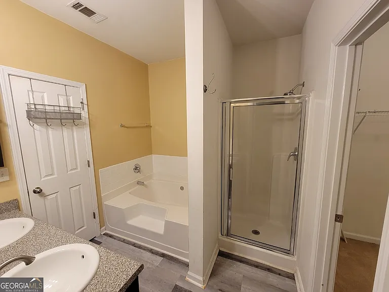175 Stillwood Dr — Photo 13