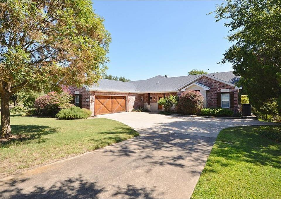 1st image of 106 Meadowbrook Dr