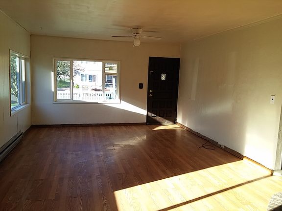 2nd image of 806 N 1st Ave