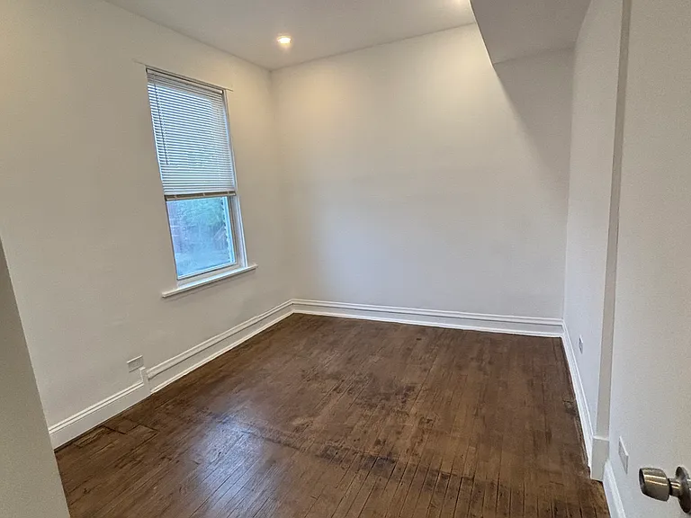 740 N Spaulding Ave #2F — Photo 10