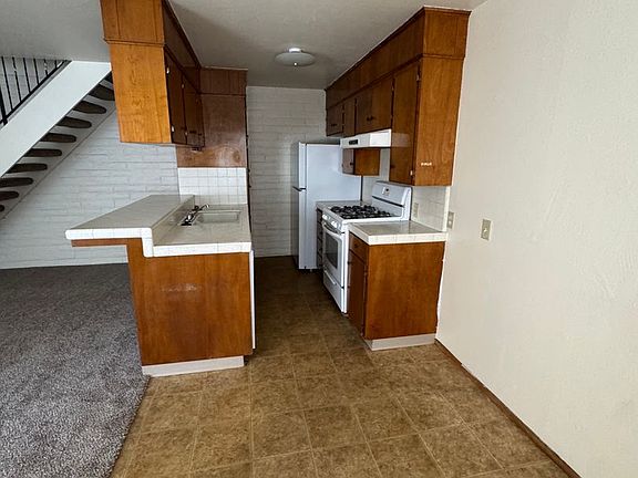 5th image of 1350 W Walnut St APT 3