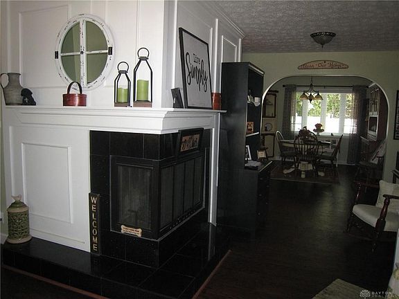 3rd image of 1009 Greenridge Dr