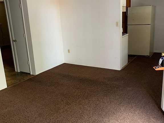 5th image of 204 W Jefferson St APT 1B