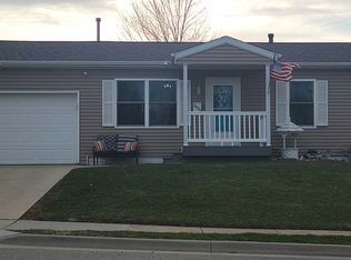 2495 Theda Dr, Dubuque, IA 52001