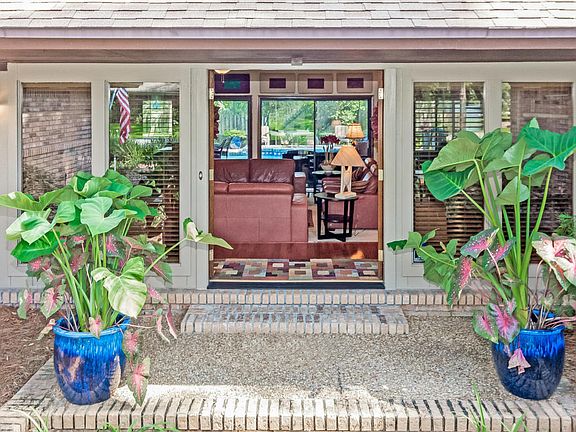 3rd image of 8309 Shady Grove Ct