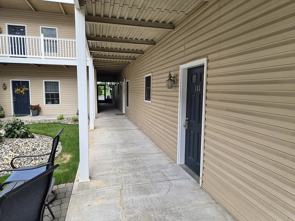 252 N Walnut St #103