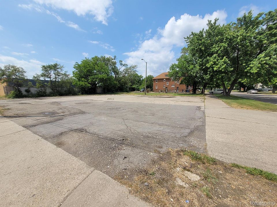 2nd image of 8544 W Chicago Ave