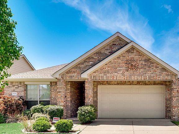 3rd image of 808 Baltusrol Dr