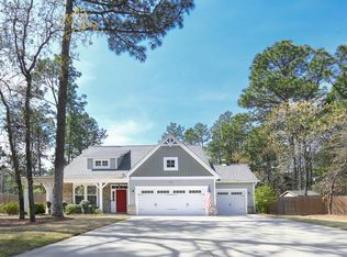 940 Central Dr, Southern Pines, NC 28387