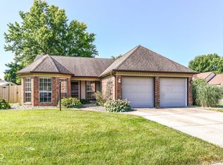 7701 Raleigh Ln, Fishers, IN 46038