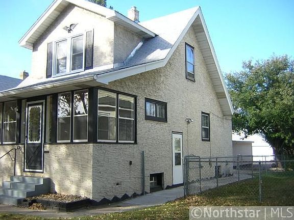 2nd image of 755 Magnolia Ave E