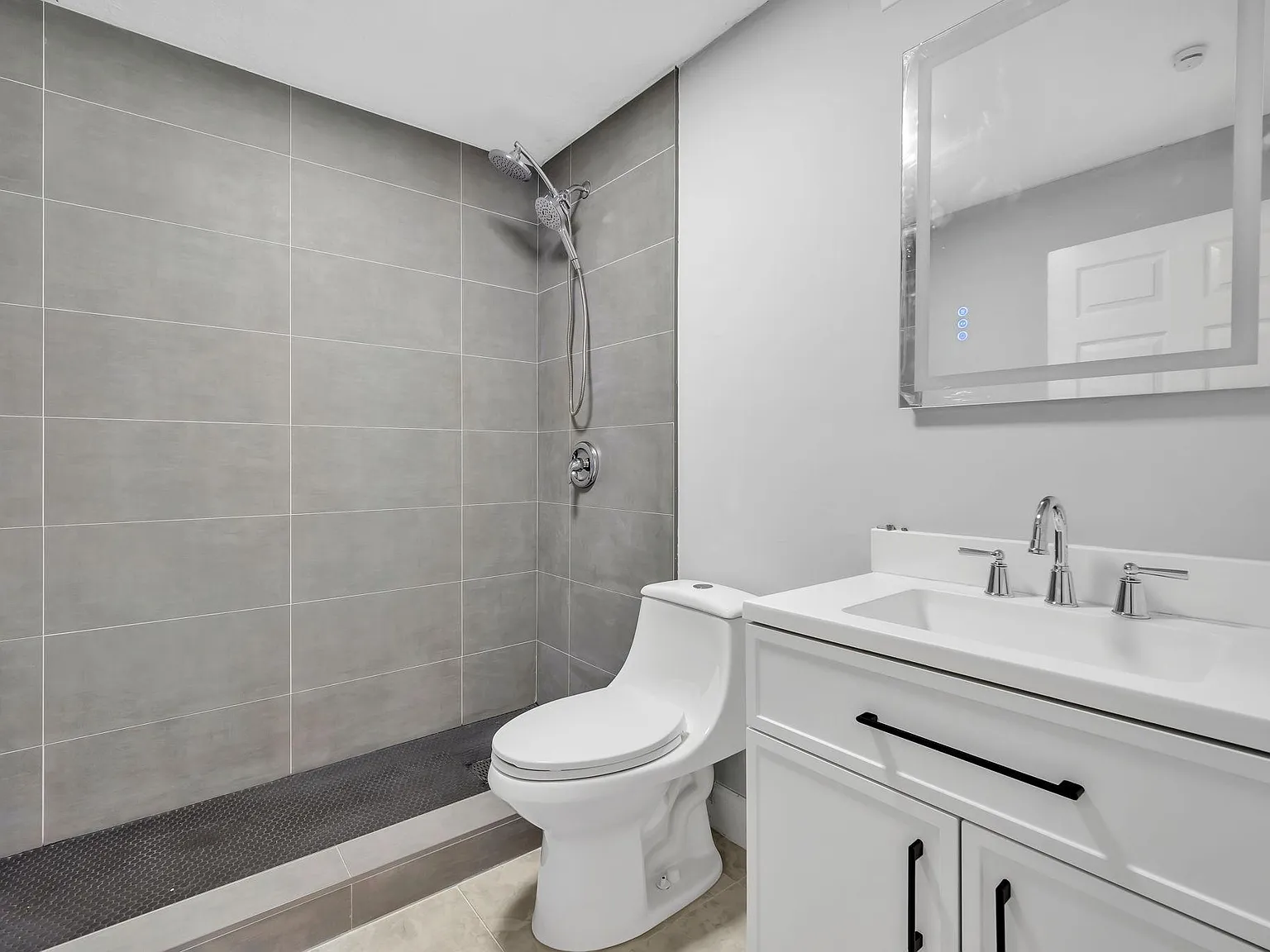 4 bed, 4.0 bath, 1645 sqft, $1,629 — Photo 2
