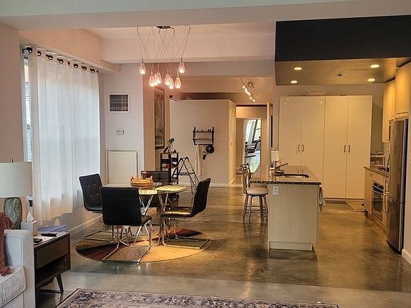 4th image of 1166 Washington St APT 303