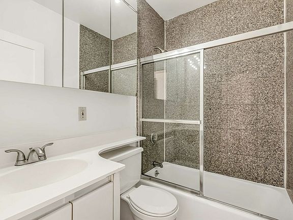 5th image of 213 E 37th St #2AA