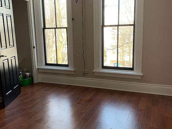 3rd image of 404 Jersey St #2