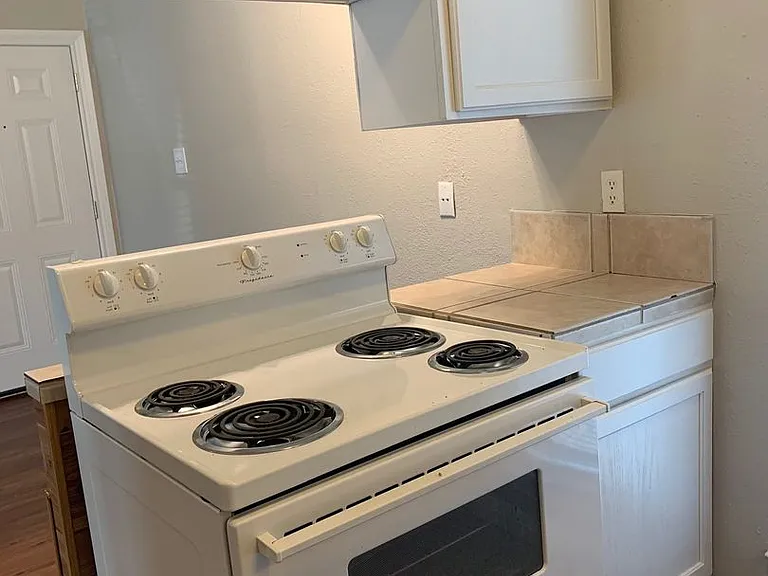 105 E 38th St #100-303 — Photo 9