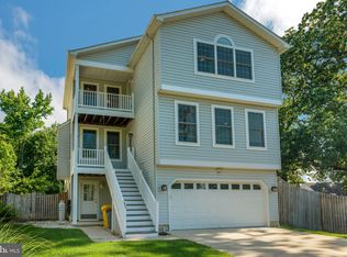 711 Mimosa Cove Rd, Deale, MD 20751