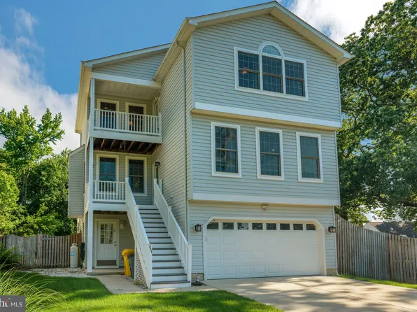 711 Mimosa Cove Rd, Deale, MD 20751