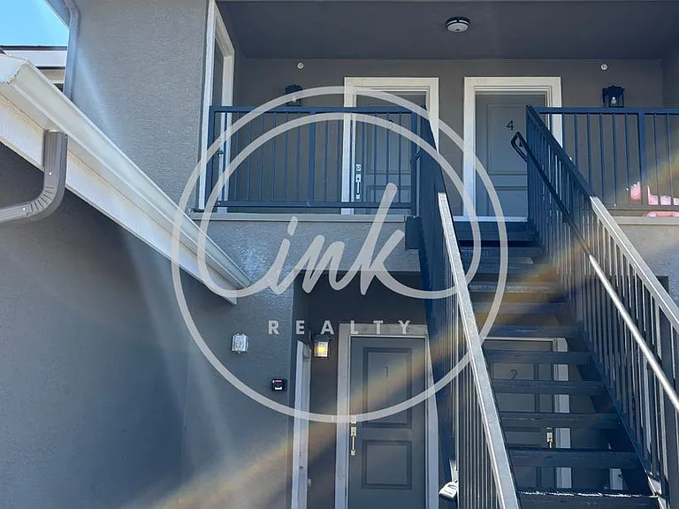 608 Crossing Cir — Photo 1