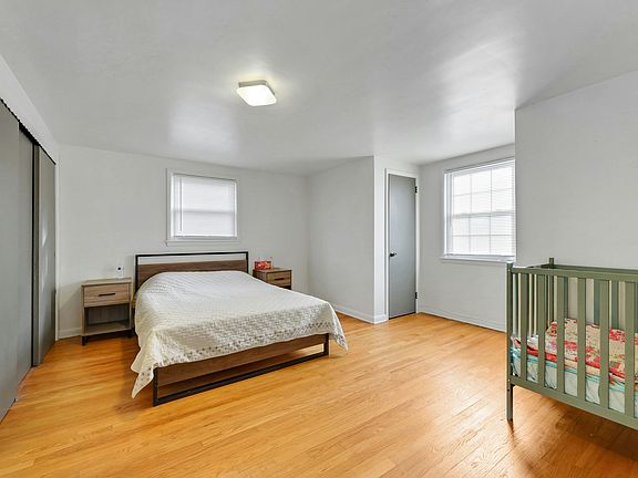 5th image of 188 Luddington Ave