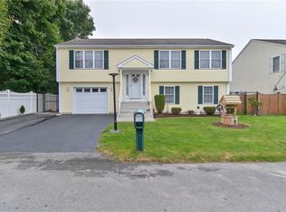 23 Hudson St, Pawtucket, RI 02861