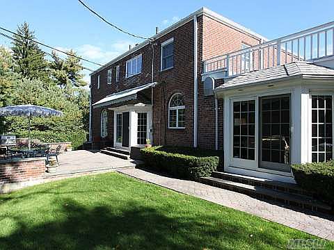 5th image of 63 Sussex Dr