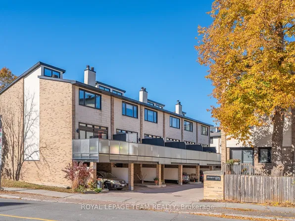 575 Old Saint Patrick St #17, Ottawa, ON K1N 9H5