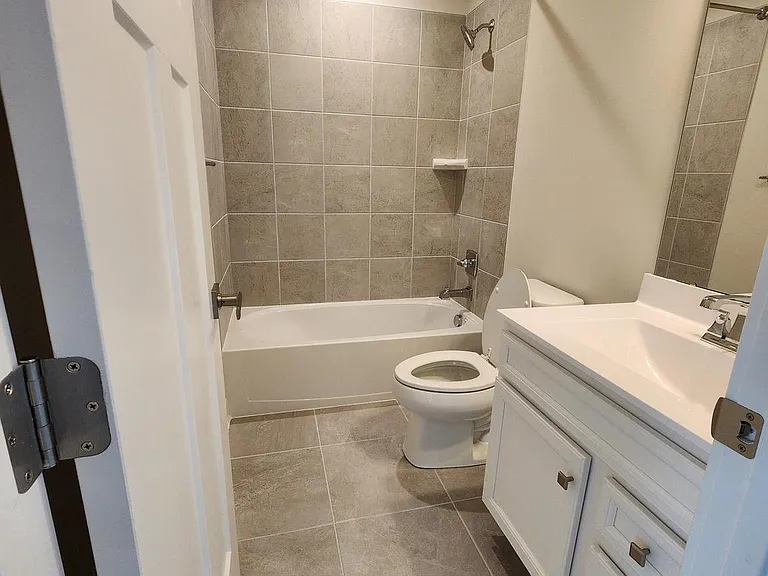 844 New Castle Landing Dr — Photo 37