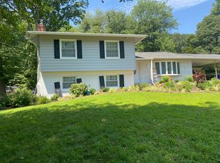 17804 Park Mill Dr, Derwood, MD 20855
